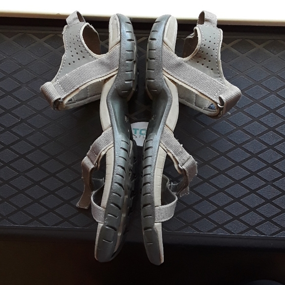 Teva sandals - Picture 6 of 10